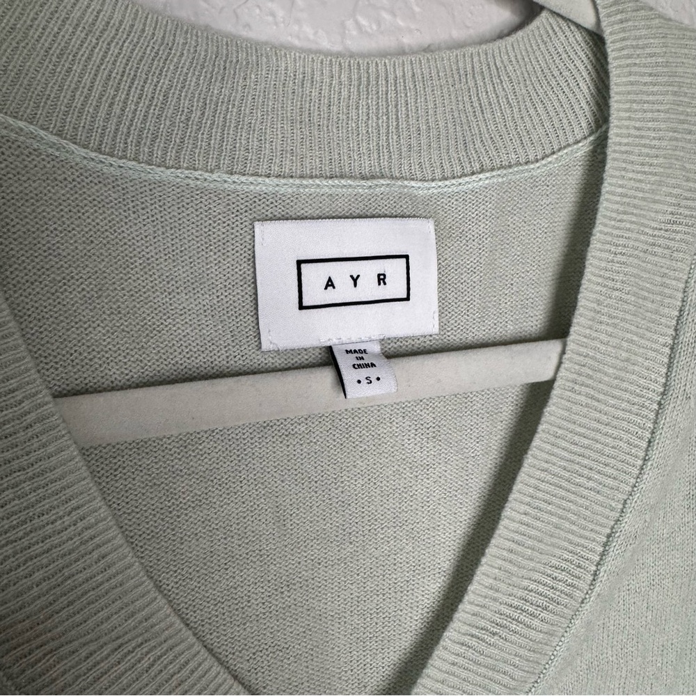 AYR 100% Cashmere V-Neck Sweater Light Sage Green Women’s Size S - Picture 5 of 9